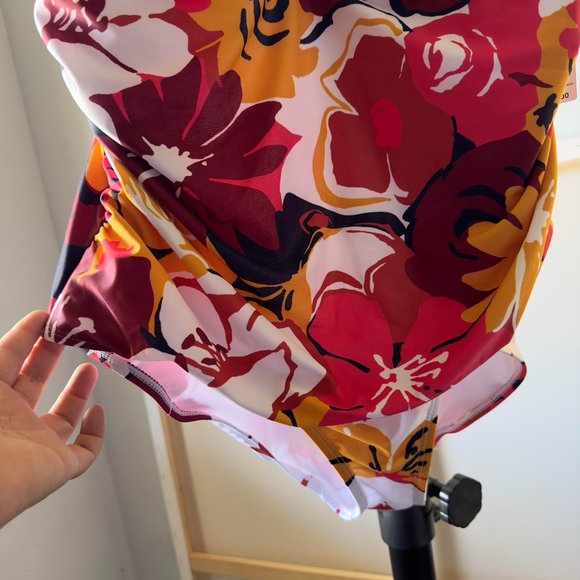 NWT $108 Anne Cole One PC PLUS Swimsuit Floral V-Neckline Ruffle Straps - Picture 3 of 6